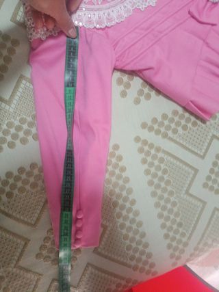 Traje de Fallera Niña Rosa y Blanco
Talla de 6 a 9