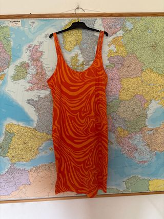 Vestito corto arancione aderente