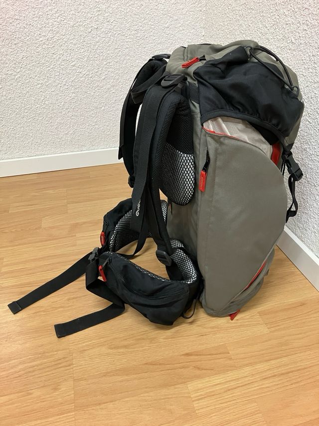 Mochila Quechua Forclaz 50 Air Trekking