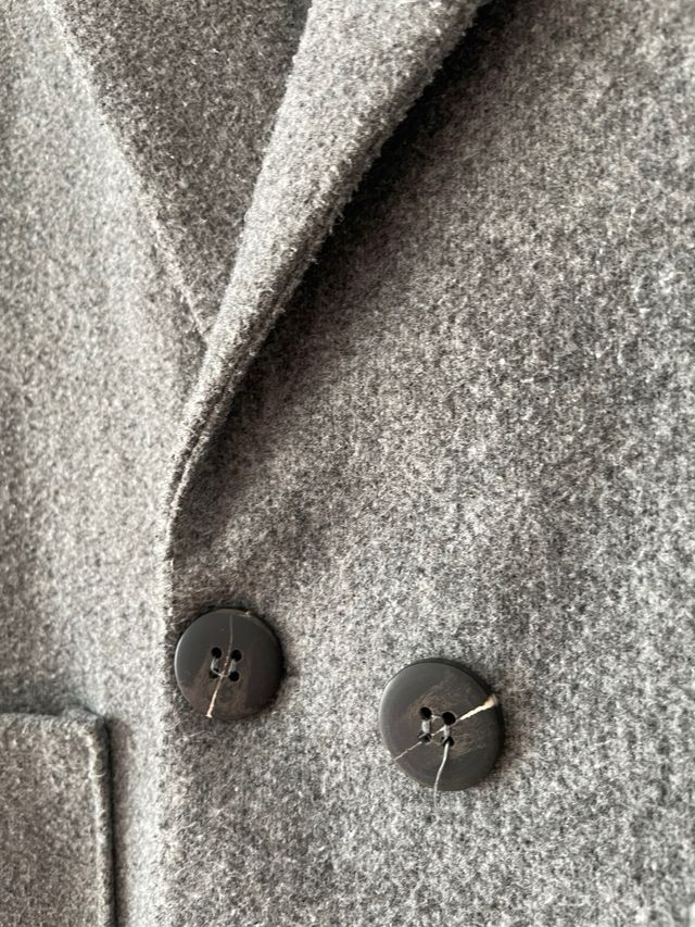 Abrigo de paño gris