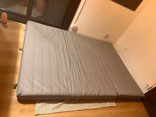 Sofá cama 140x190x12, mesita, puff. cortinas IKEA
