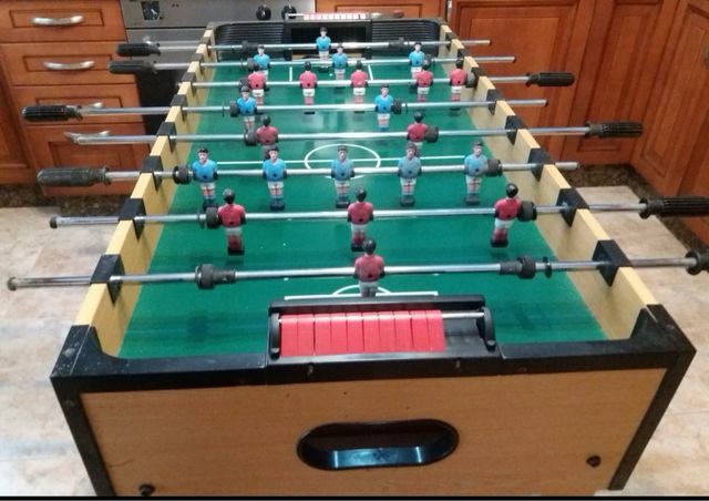Futbolín de madera