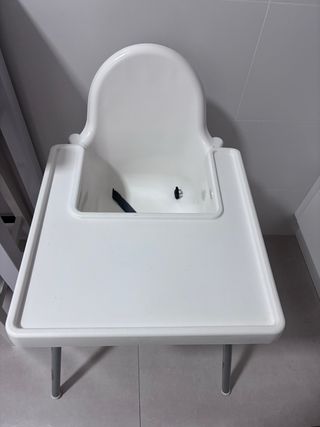 Trona Ikea con bandeja