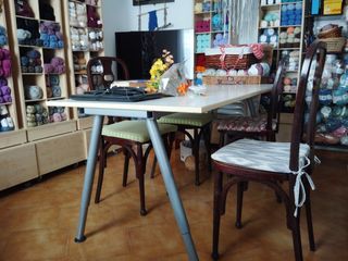 Mesa blanca ancho 80cm largo 1'60cm alto72cm