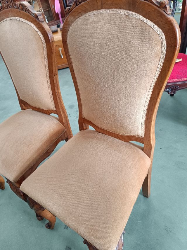 Silla de madera de castaño