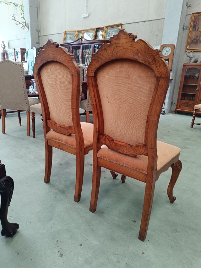 Silla de madera de castaño