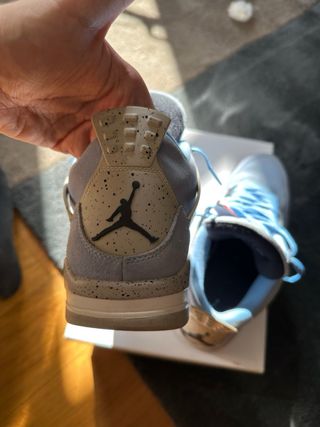Jordan 4 University Blue