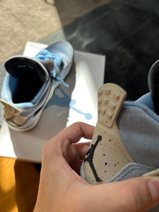Jordan 4 University Blue