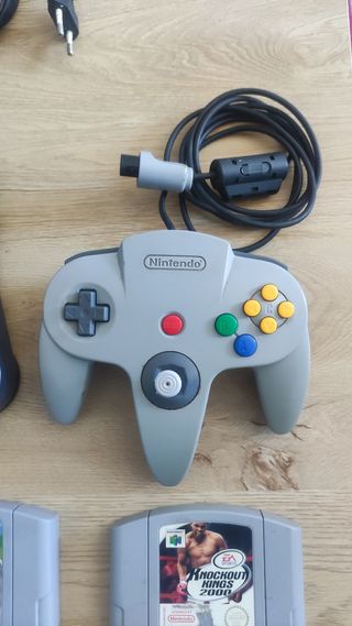 Nintendo 64 con juegos