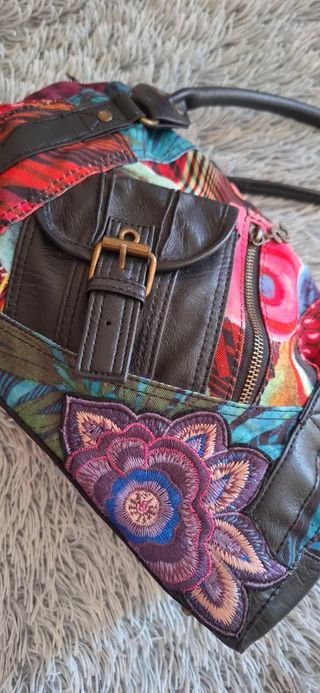 Bolso Desigual Multicolor y Negro