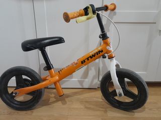 Bicicleta Btwin sin pedales naranja
