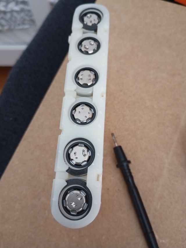 Juego de 6 pilas 
Dayson con buena 
Voltaje 4.07V