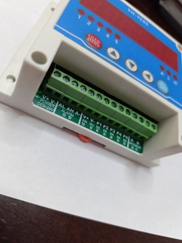 Tacómetro DC12-24V de 5 CANALES
Sensor Hall 