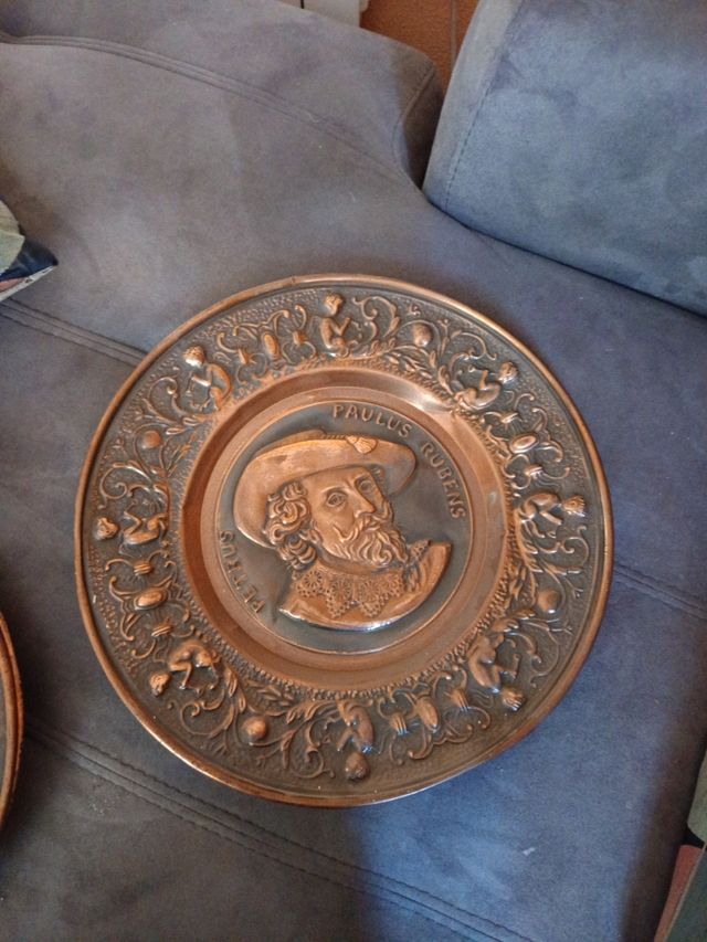 Platos de cobre decorativos