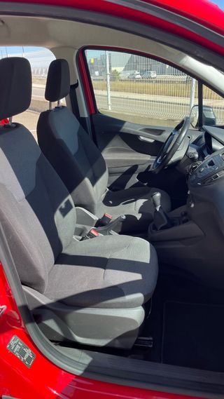 Ford Tourneo Courier 1.0 Ecoboss