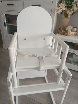 Trona de madera blanca para bebé