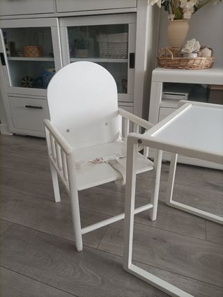 Trona de madera blanca para bebé