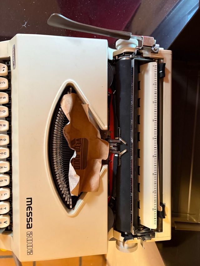 Máquina de escribir antigua griega