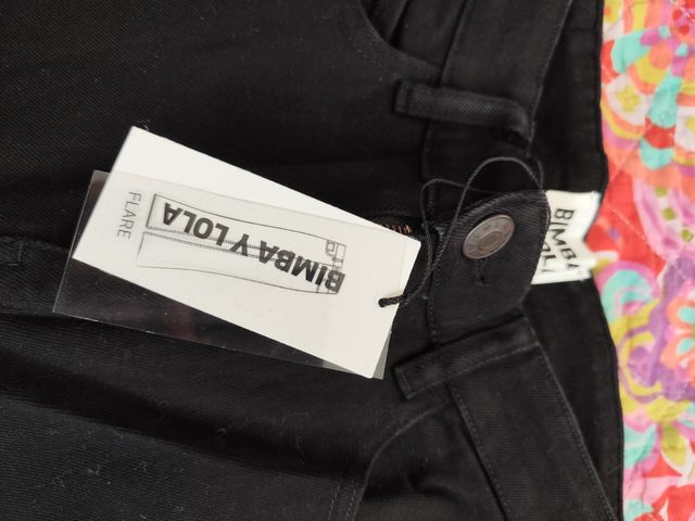 Pantalones flare Bimba y Lola negros