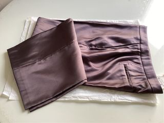 Pantalón recto satinado Zara
