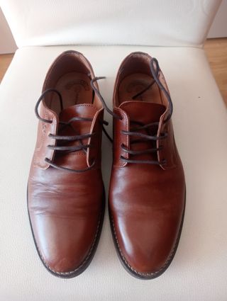 Zapatos de vestir de cordones marrones