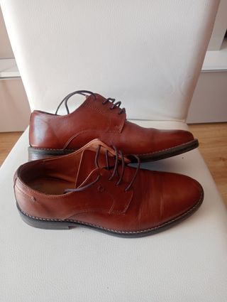 Zapatos de vestir de cordones marrones