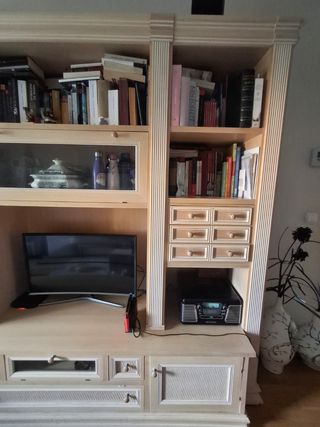 Mueble de salón de fresno