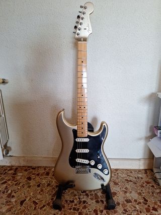 Guitarra Fender Stratocaster Mexicana