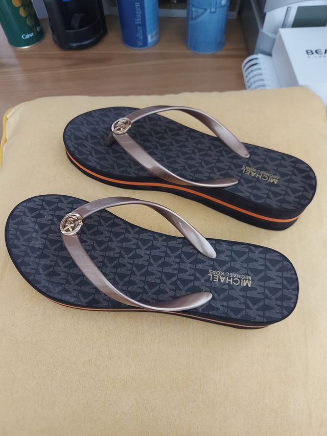 Sandalias Michael Kors Doradas y Naranja