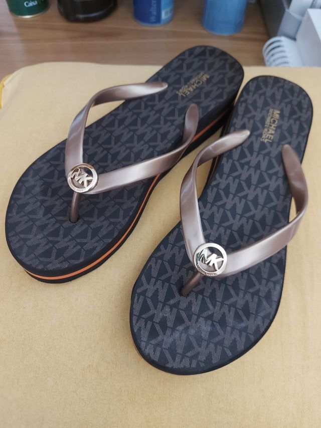 Sandalias Michael Kors Doradas y Naranja