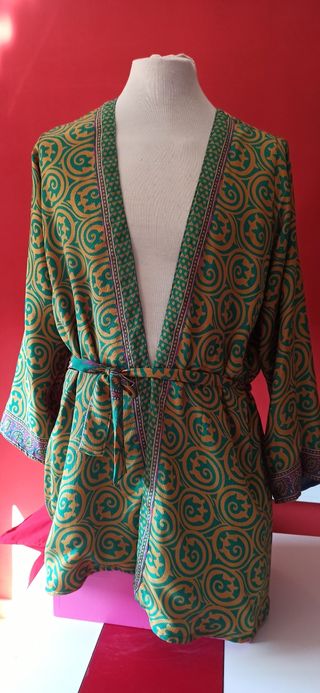Kimono de seda dorado y verde