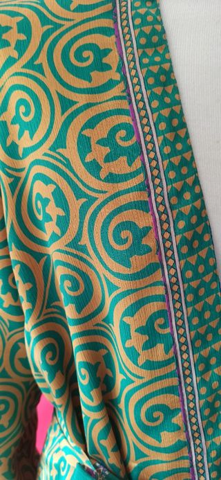 Kimono de seda dorado y verde