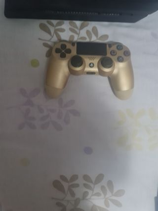 PS4 (PlayStation 4) Negra + 3 Mandos