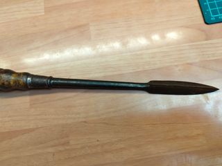 Antigua gubia de matricería de tres filos