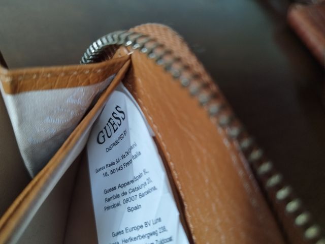 Portafogli pochette Guess Luxe pelle beige