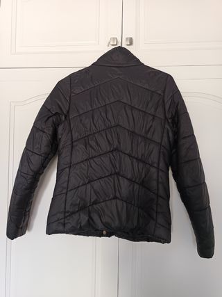 Chaqueta acolchada negra mujer
