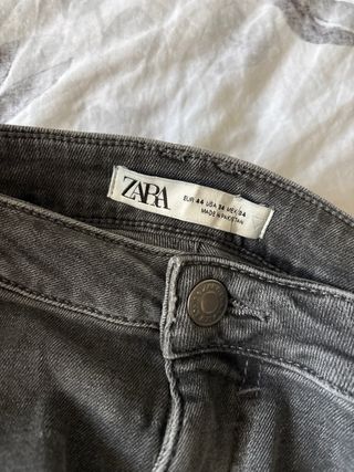 Pantalón vaquero negro Zara
