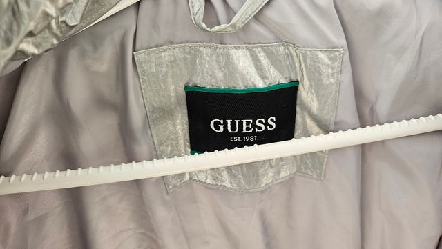 Chaqueta Guess Plateada