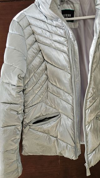 Chaqueta Guess Plateada