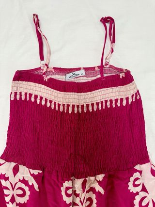 Mono rosa estampado