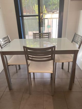 Mesa de cocina cristal blanco y aluminio 