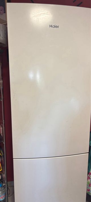 Nevera Haier blanca
medidas estándar 