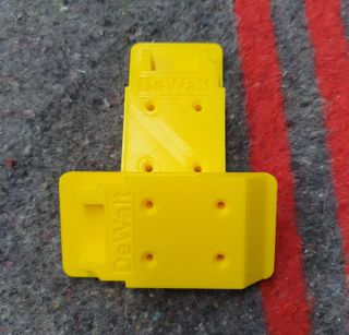 DEWALT 18V --4 Soportes para herramientas 