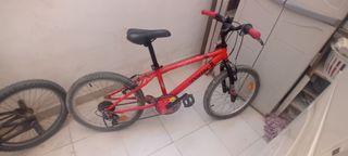 Bicicleta infantil Btwin roja
