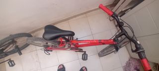 Bicicleta infantil Btwin roja