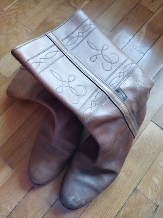 Botas camperas de cuero marrón de Valverde