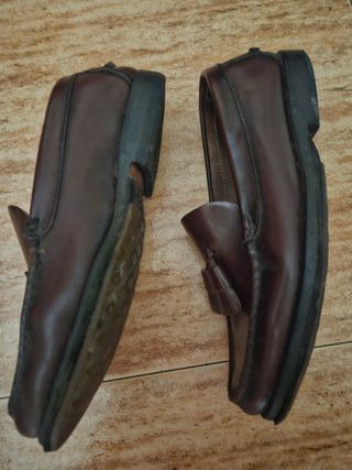 Castellanos de hombre marrones