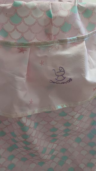 Cuna con dosel de sirena