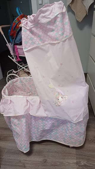 Cuna con dosel de sirena