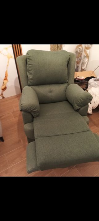 Sillón orejero verde